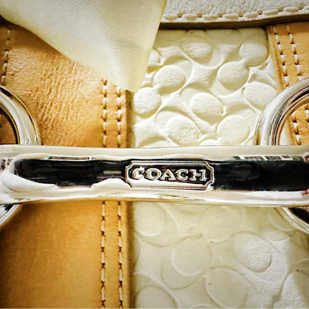 Vintage Coach soho shoulder bag Cream and Tan Women's tote Bag - Picture 12 of 17